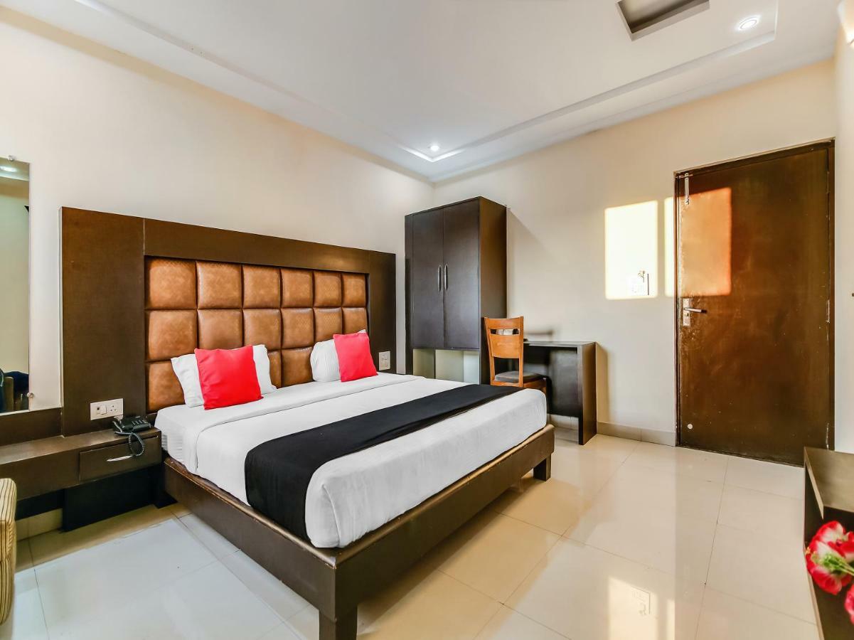 Capital O 32619 Hotel Sugar Palm グワーリヤル エクステリア 写真