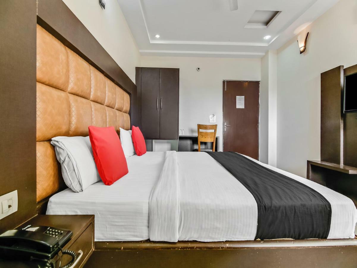 Capital O 32619 Hotel Sugar Palm グワーリヤル エクステリア 写真