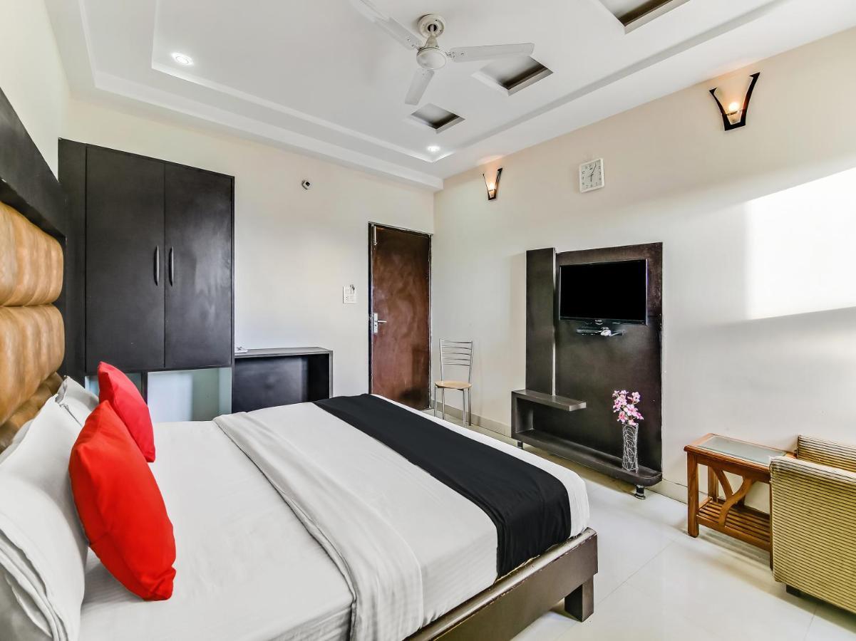 Capital O 32619 Hotel Sugar Palm グワーリヤル エクステリア 写真