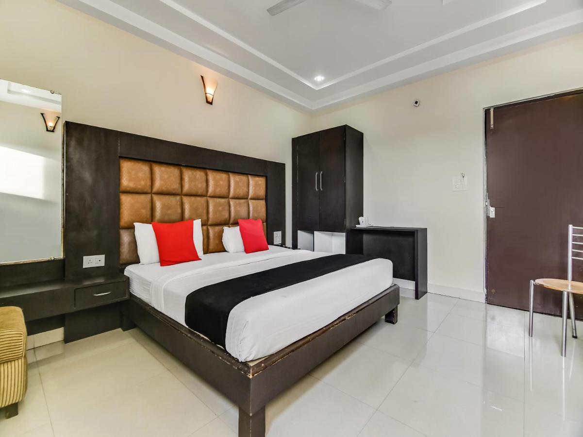 Capital O 32619 Hotel Sugar Palm グワーリヤル エクステリア 写真